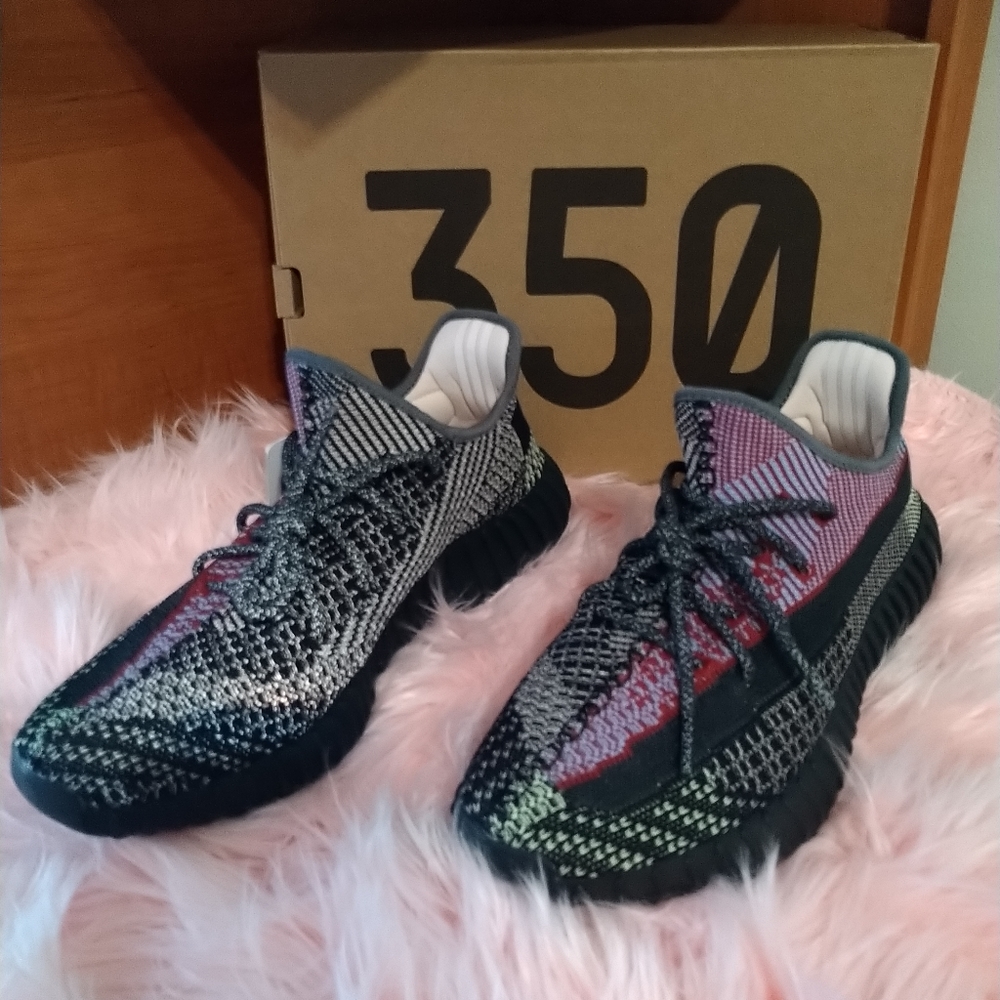 Yezzy host 350 v2 FX4145